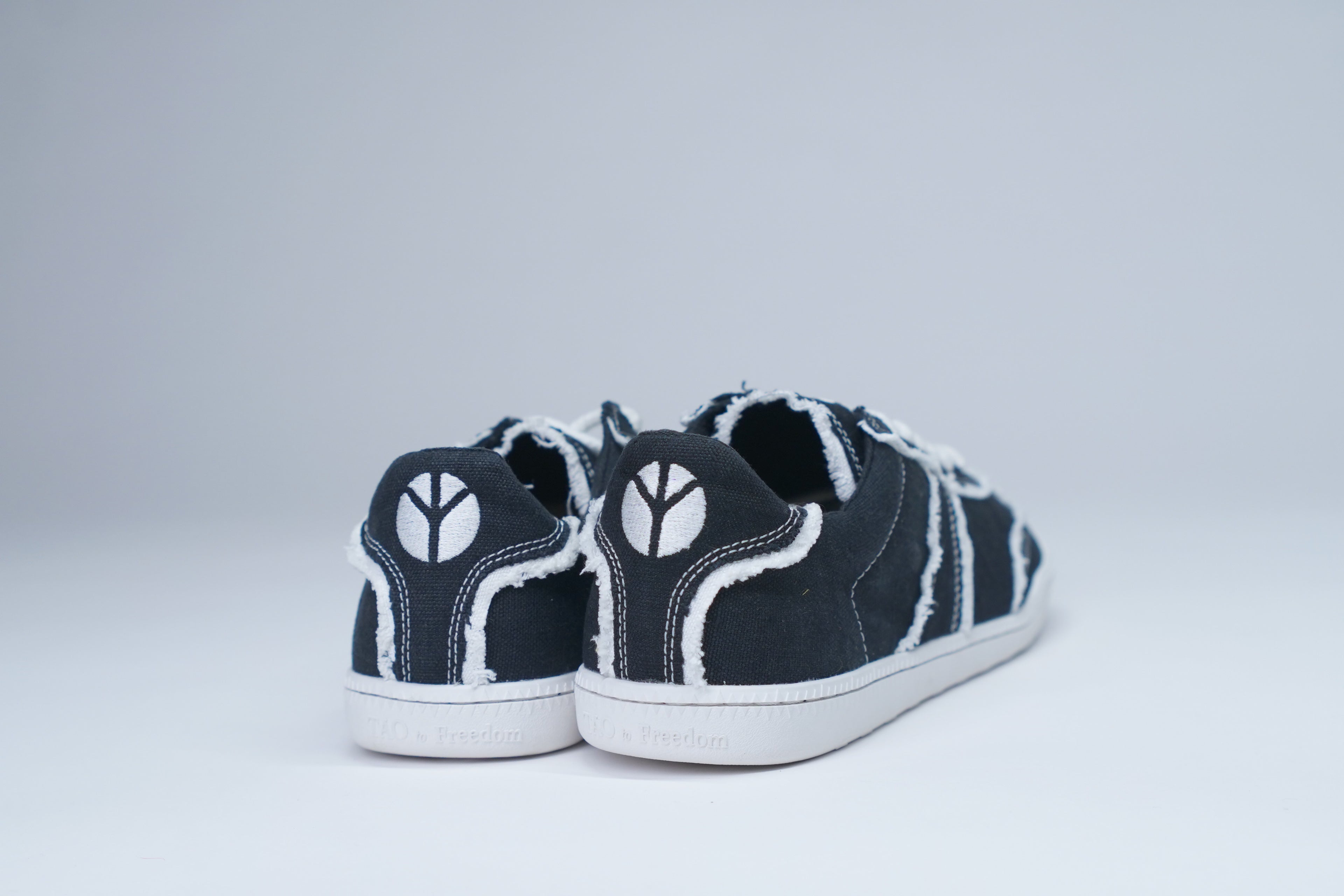 KUSA Hemp Barefoot Trainers