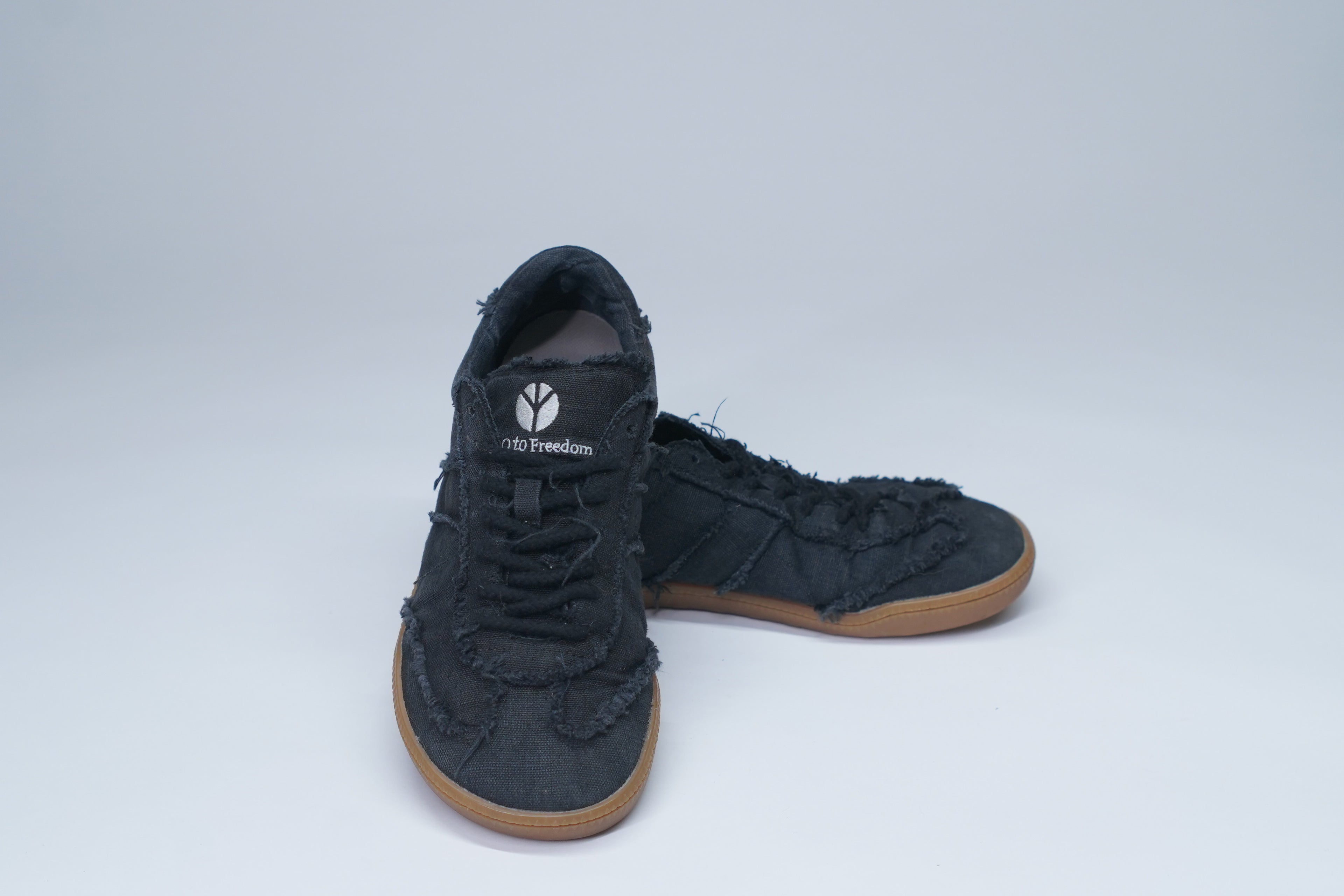 KUSA Hemp Barefoot Trainers